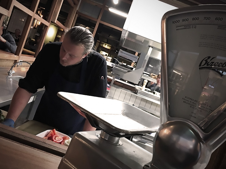 Alles wordt vers bereid  in de open keuken!